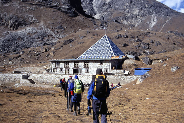 lobuche - nepal trekking itinerary
