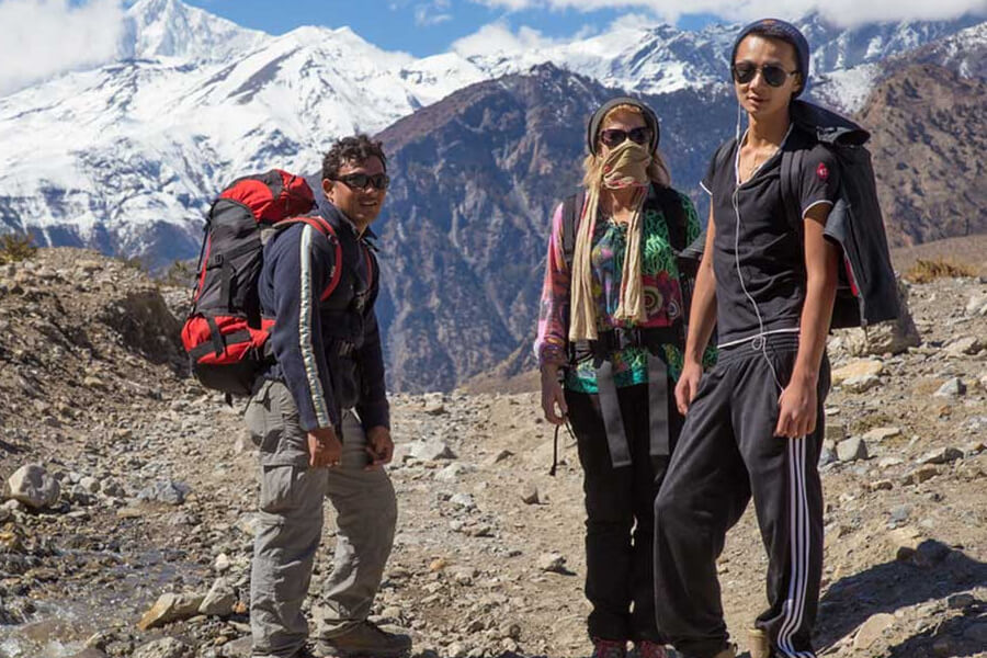 Group of people trekking Nepal - Go Nepal Tours
